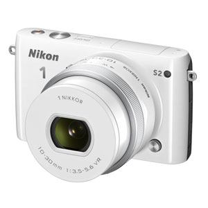 ニコン　デジタル一眼カメラ　Nikon　1　S2　標準パワーズームレンズキット　（ホワイト）
